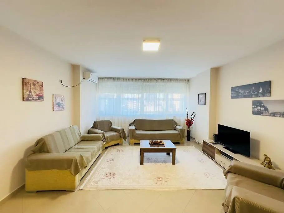 Apt Near Air Albania Stadium Tirana Appartement